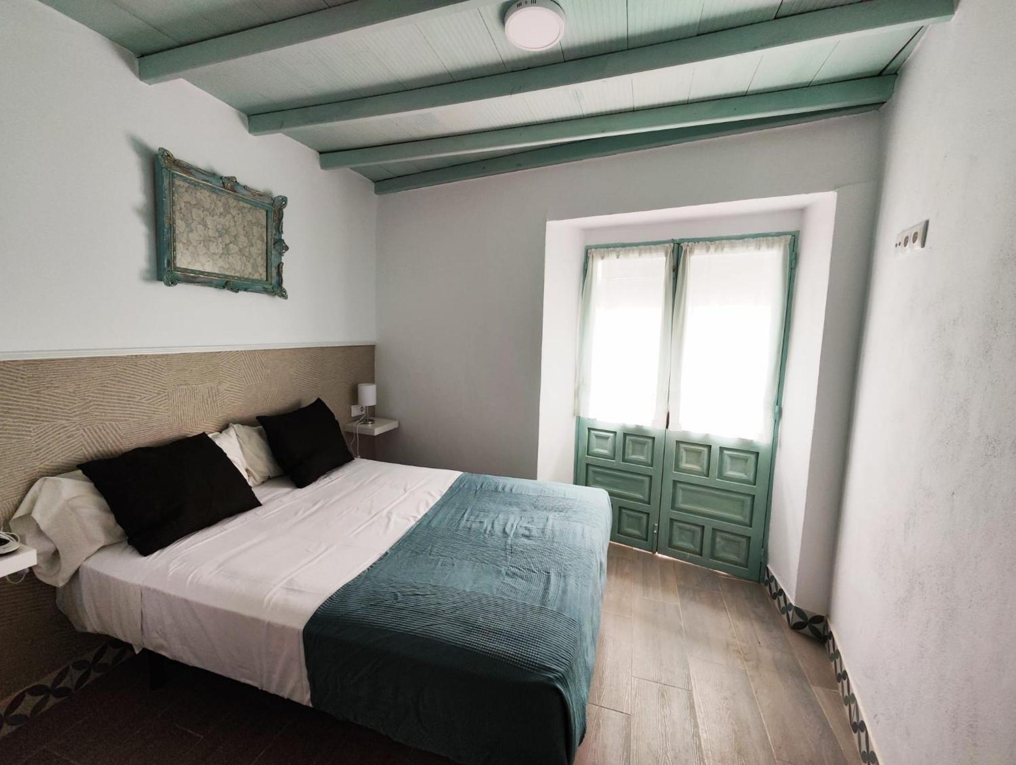 Apartamento Puerta De Cordoba Carmona  Bagian luar foto